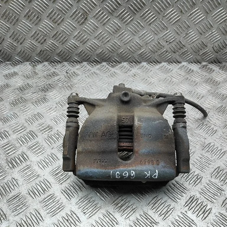 Priekšējais bremžu suports 8V0615123D