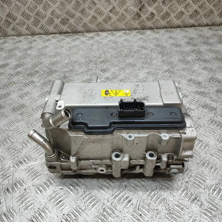 Invertors (sprieguma pārveidotājs) A1779064006
