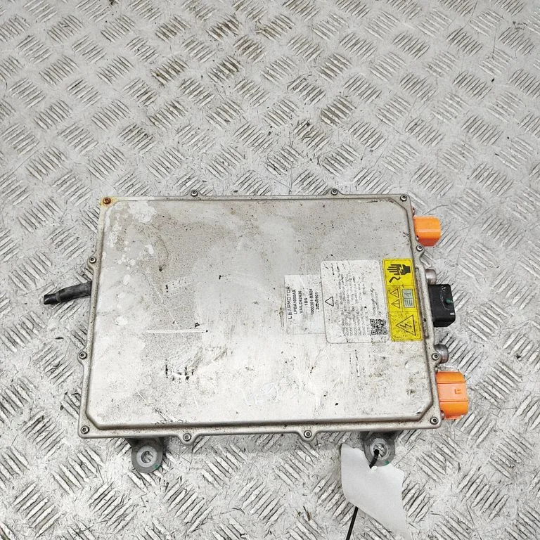 Invertors (sprieguma pārveidotājs) 1000301BA01000