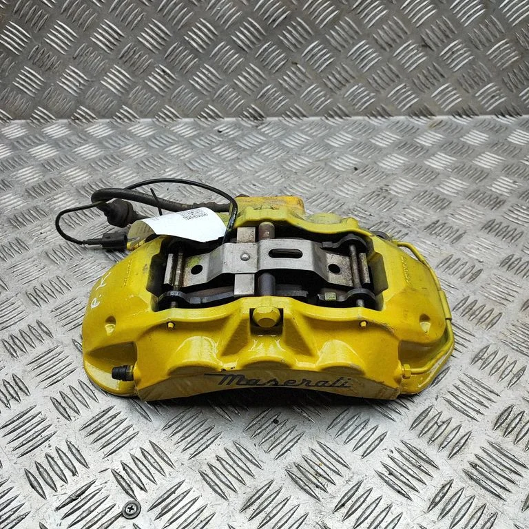 Front brake caliper 82102601