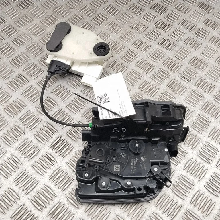 Tagaukse lukk – BMW XM (2022-)