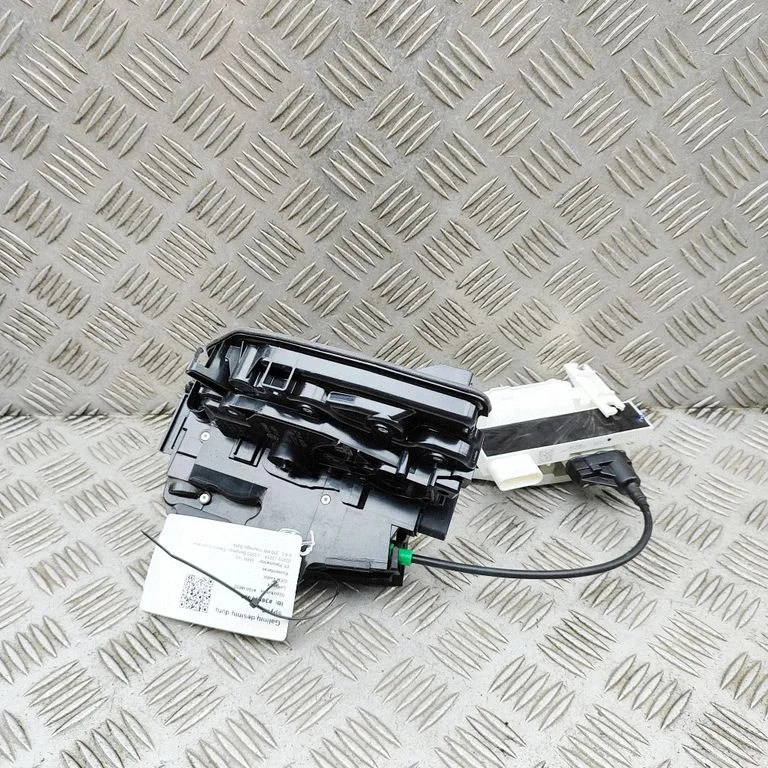 Aizmugurējo durvju slēdzene – BMW X5M G05 F95 (2019-)