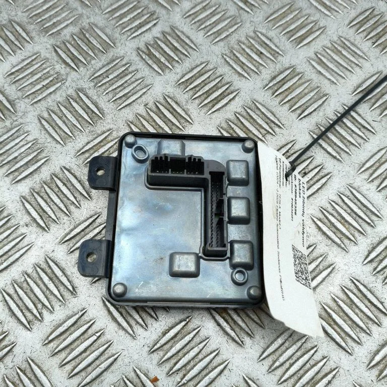 USB control unit – Tesla Model 3 Highland (2024-)