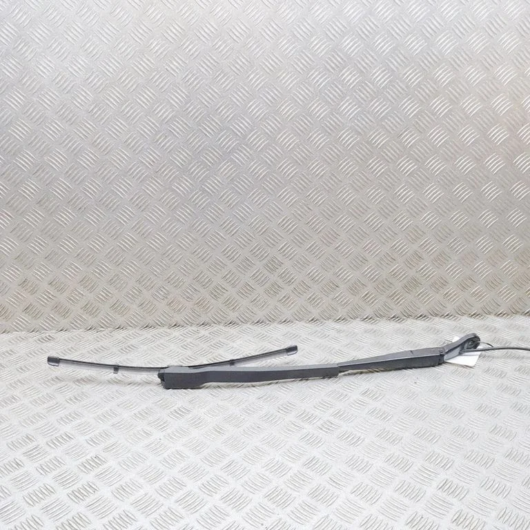 Windshield/front glass wiper blade 9448921