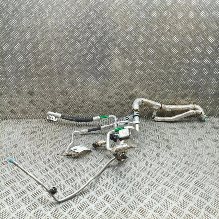 Przewody klimatyzacji SA3HLU8108120
