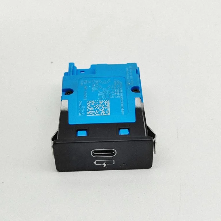 USB ligzda – BMW X5M G05 F95 (2019-)