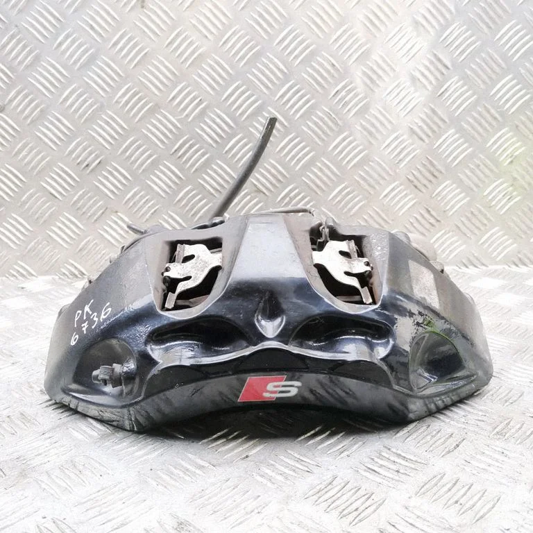 Zacisk hamulcowy przedni 80A615107F