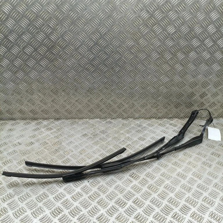 Priekšējā stikla tīrītājs 109646900A