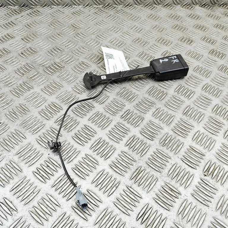 Priekšējās drošības jostas sprādze 868426871R
