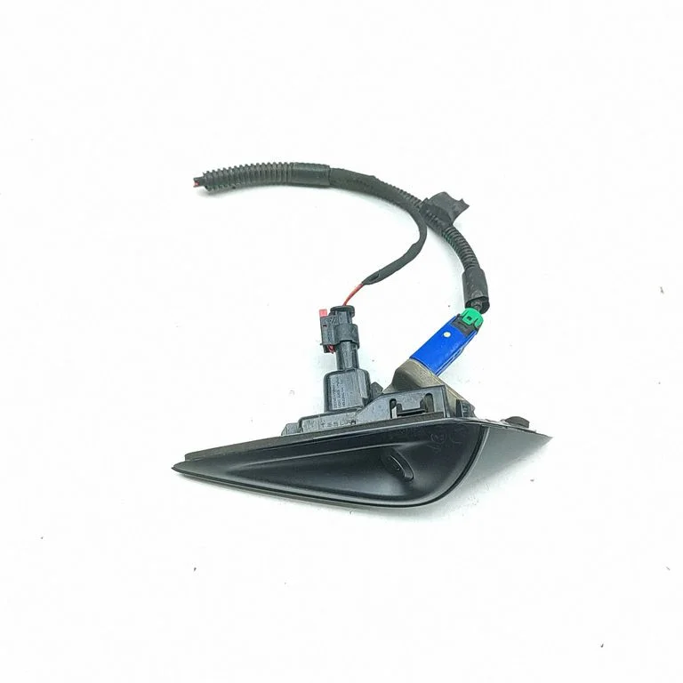 Side fender camera – Tesla Model Y (2020-)