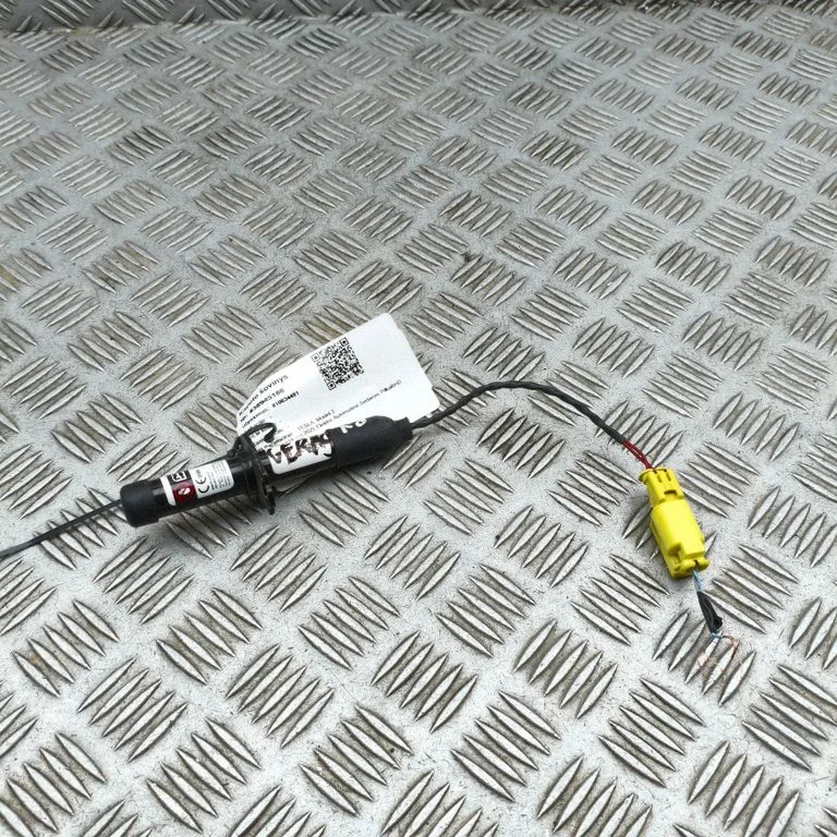 Motora pārsega gājēju drošības spilvena aktuators 173570200B
