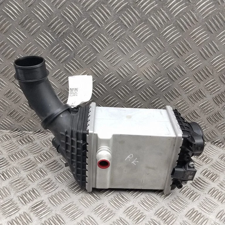 Vahejahuti radiaator 8644433