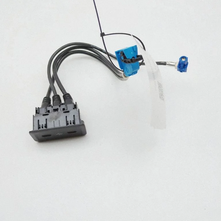 Gniazdo USB A2238204503