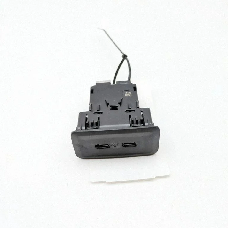 Gniazdo USB A2238201606