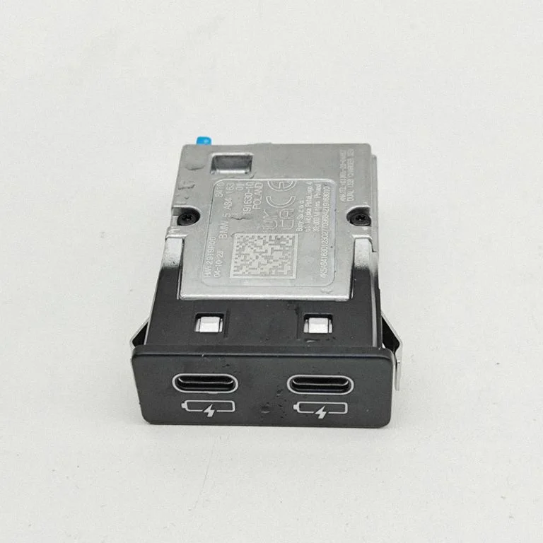 USB ligzda – BMW X5M G05 F95 (2019-)