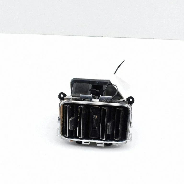 Kratka nawiewu szyby SA3F5305600