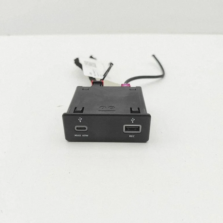 USB socket connector 35651916 – Leapmotor C10 (2024-)