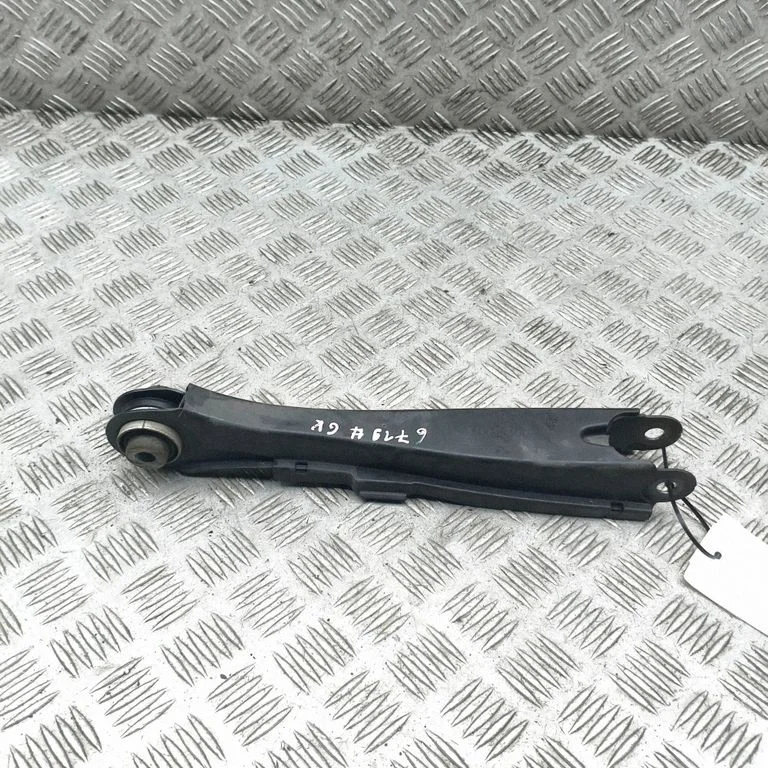 Aizmugurējā svira (dakša) 31387207