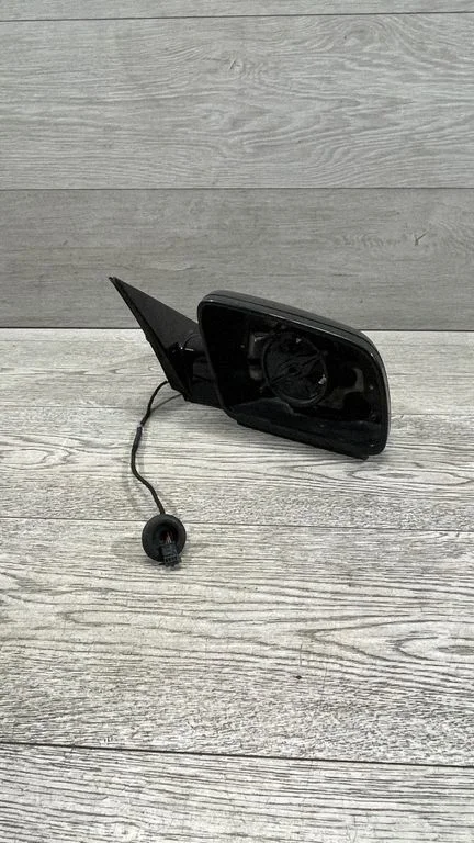 Esiukse elektriline välispeegel – BMW 5-seeria E60 E61 (2004-2010)