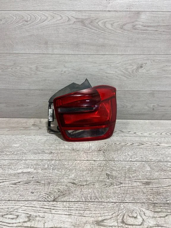 Aizmugurējais lukturis virsbūvē – BMW 1. sērija F20 F21 (2011-2019)