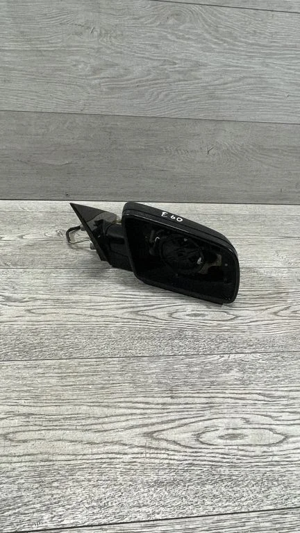 Esiukse elektriline välispeegel – BMW 5-seeria E60 E61 (2004-2010)