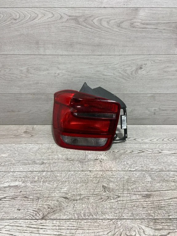 Aizmugurējais lukturis virsbūvē – BMW 1. sērija F20 F21 (2011-2019)