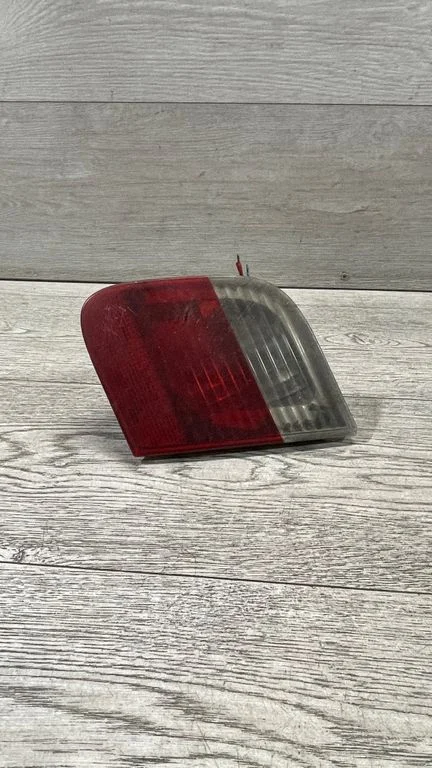 Tailgate rear/tail lights – BMW 3 Series E46 (1998-2005)