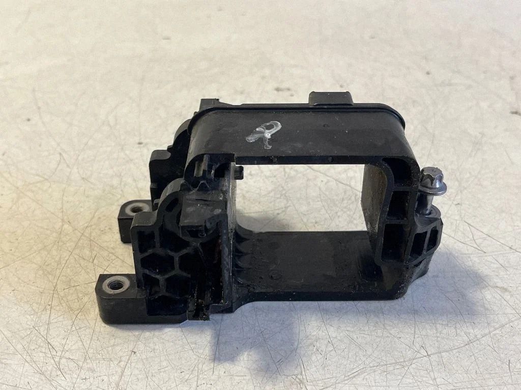 Radiator support slam panel bracket A2545019400