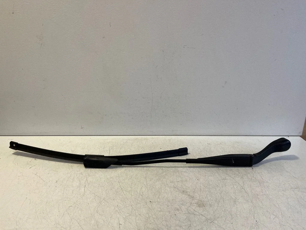 Front wiper blade arm A2148207102