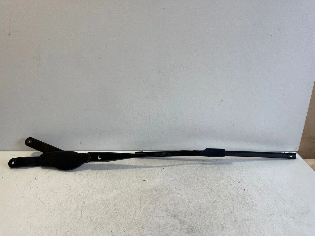 Front wiper blade arm A2068202201