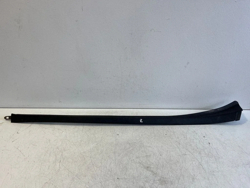 Windshield trim A2146903200