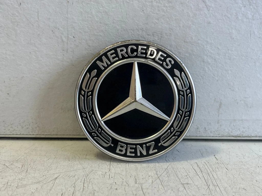 Manufacturer badge logo/emblem A0008171308