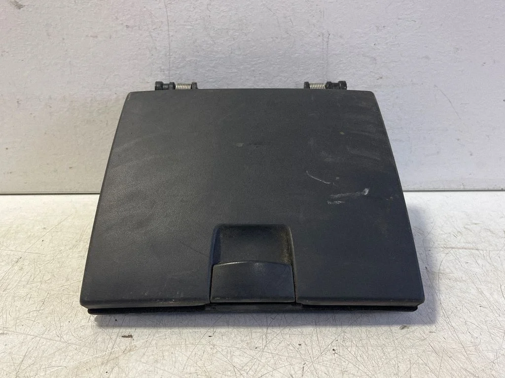 Glove box 847452B000