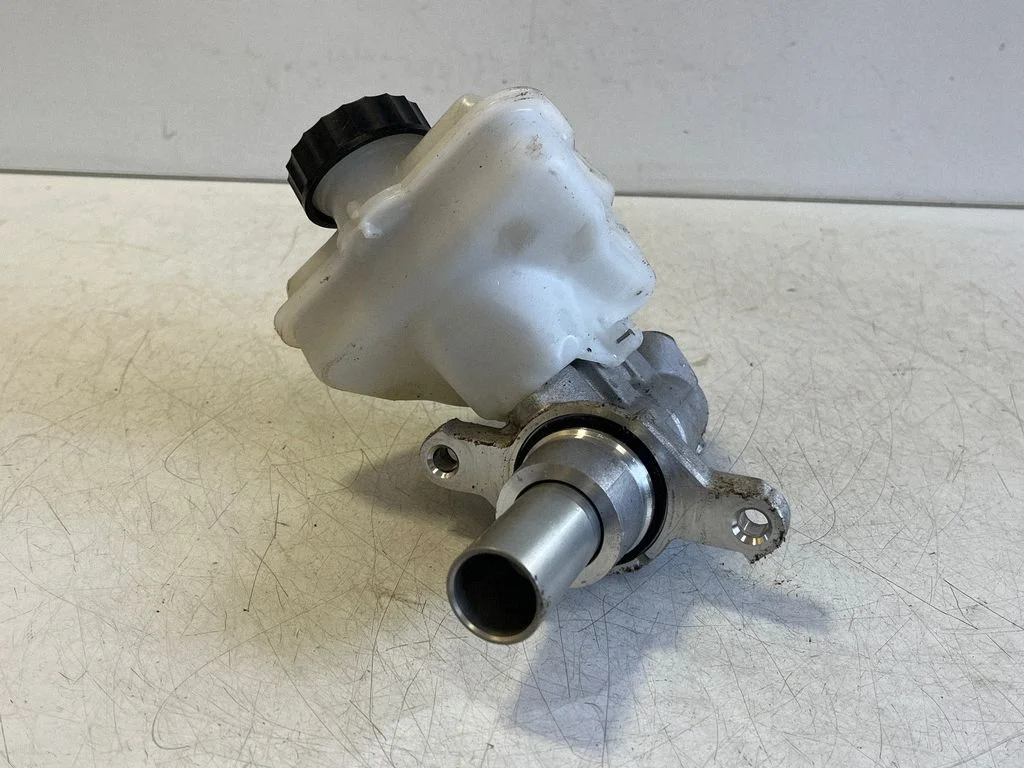 Master brake cylinder A2064301800