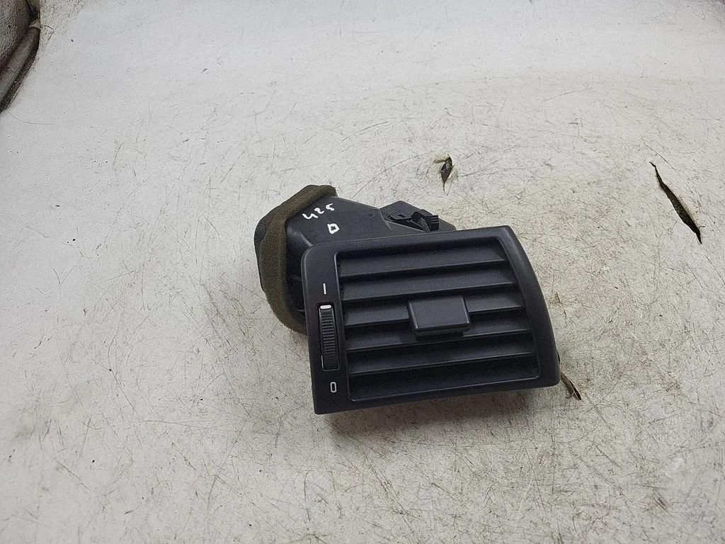 Dashboard side air vent grill/cover trim 64228361898