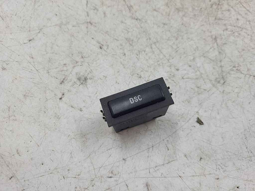 Traction control (ASR) switch 6901592