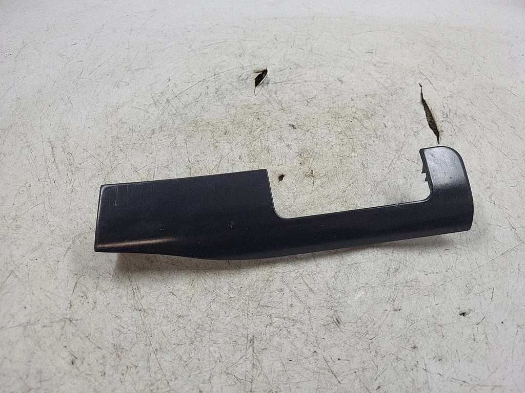 Dashboard glove box trim 8196101