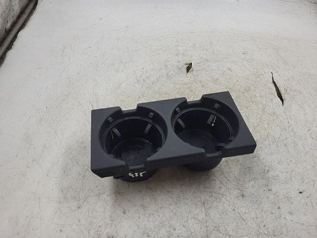 Cup holder front