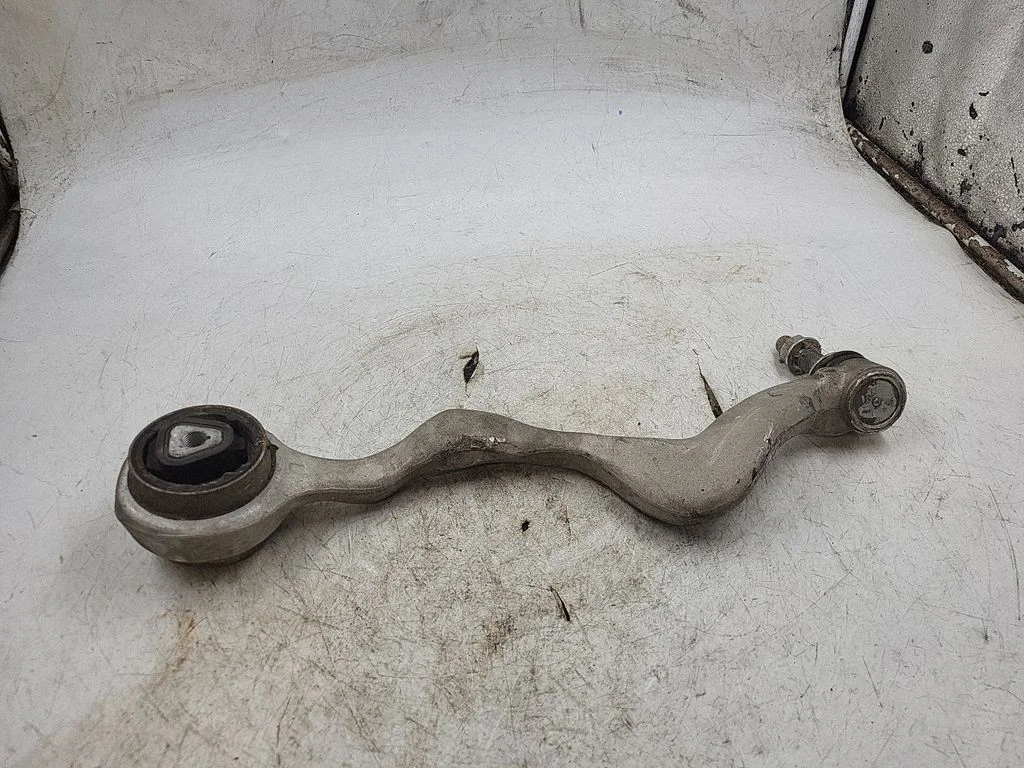 Front lower control arm/wishbone
