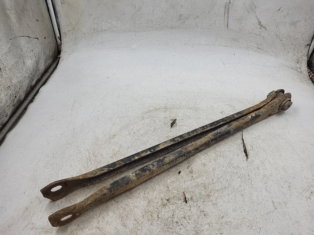 Rear upper control arm/wishbone