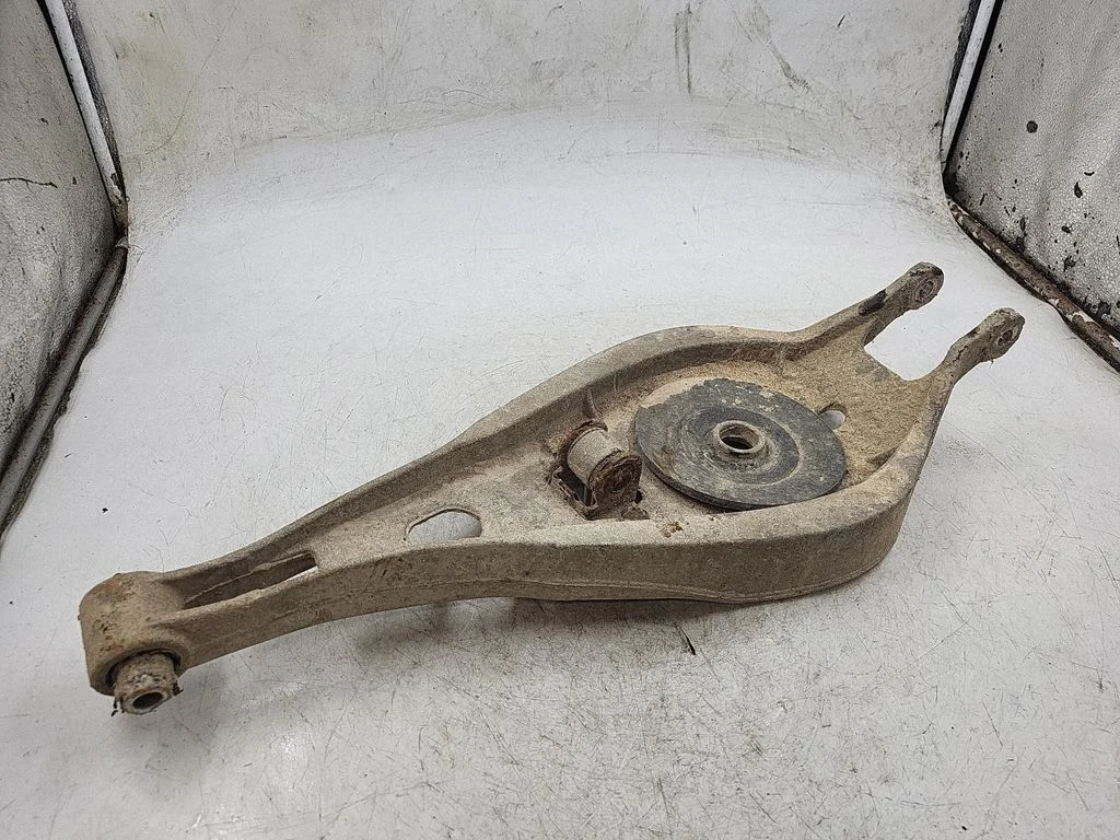 Rear upper control arm/wishbone