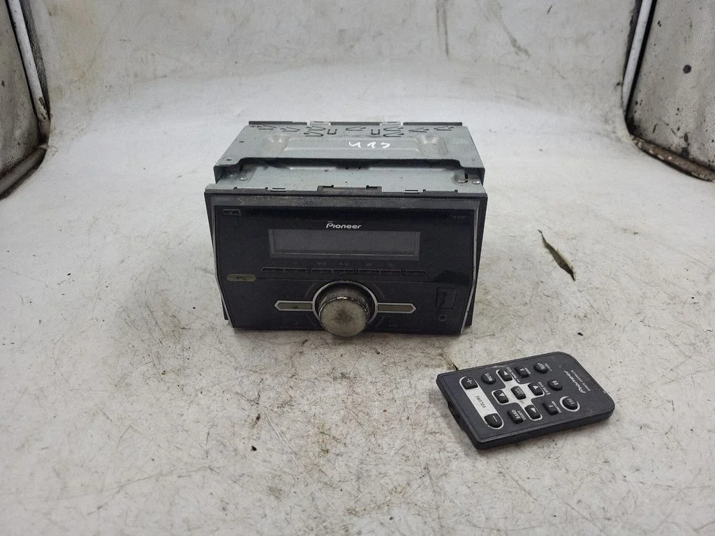 Radio/CD/DVD atskaņotājs/navigācija 10R030420