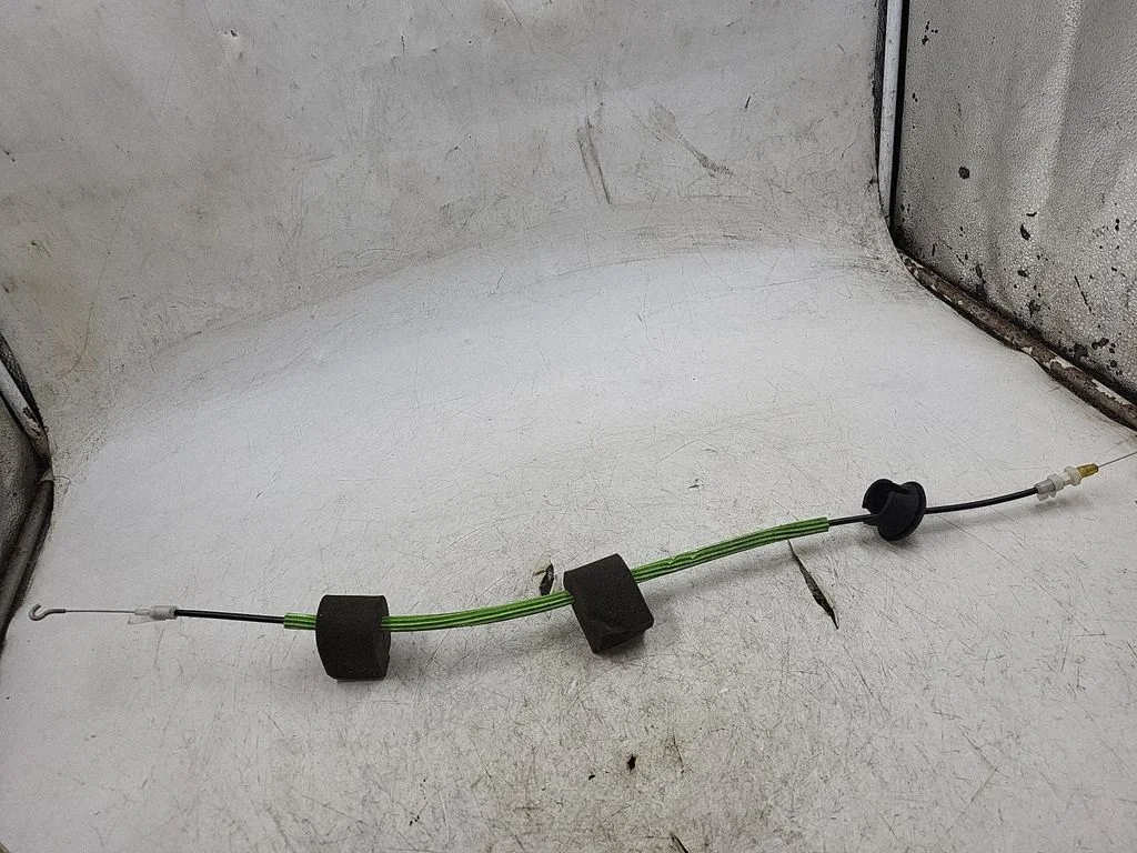 Front door cable line – front left