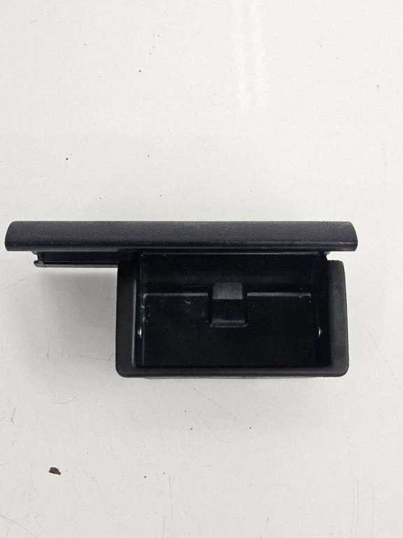 Pelnutrauks panelī 8D0857961A