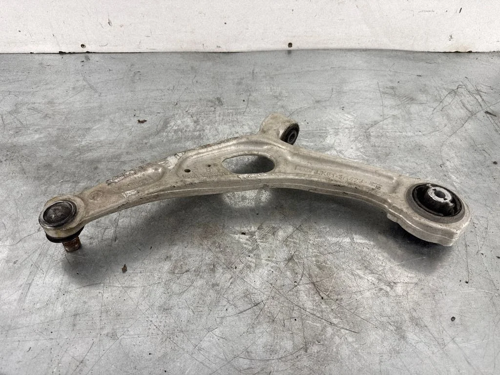 Front lower control arm/wishbone LX613A423
