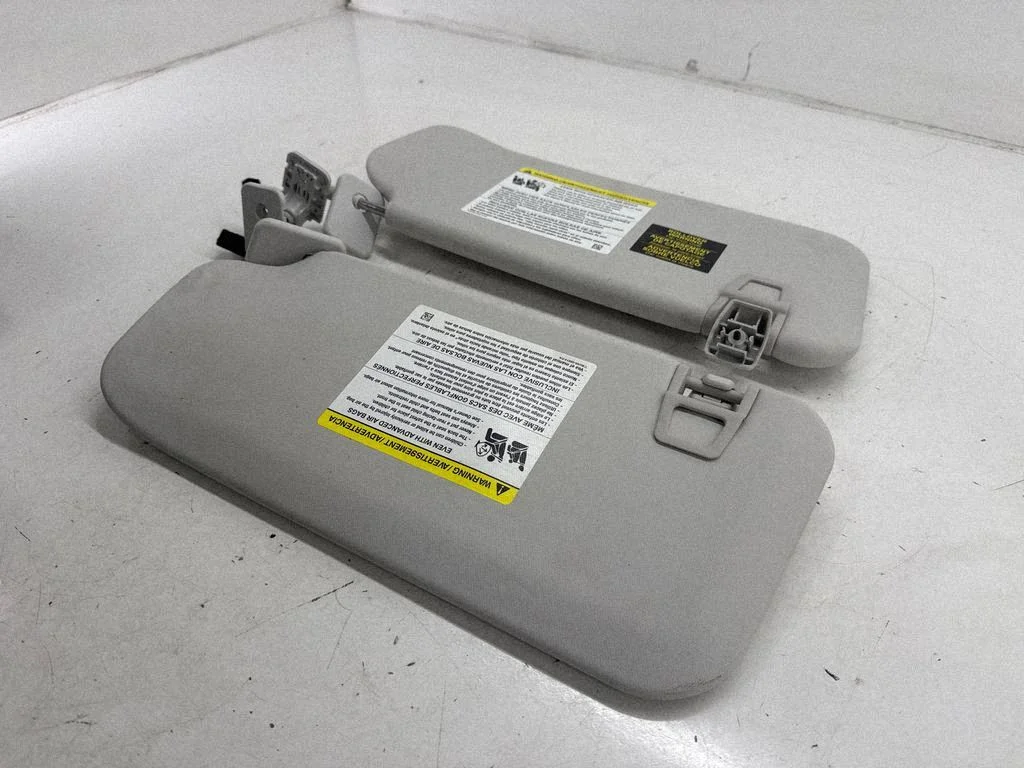 Sun visor LJ6BS04101