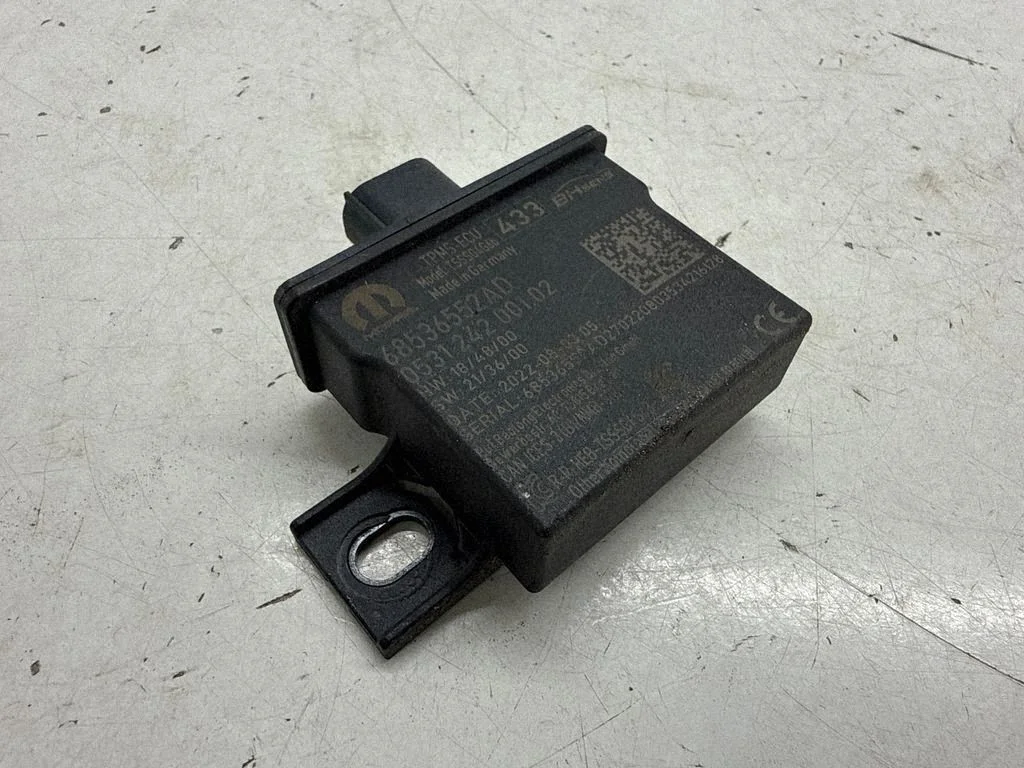 Tire pressure sensor 68536552AD