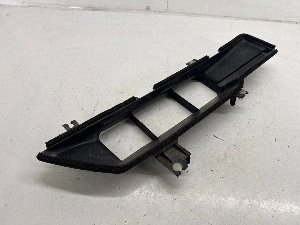 Õhuvõtukanali osa (-d) – Tesla Model 3 (2017-)