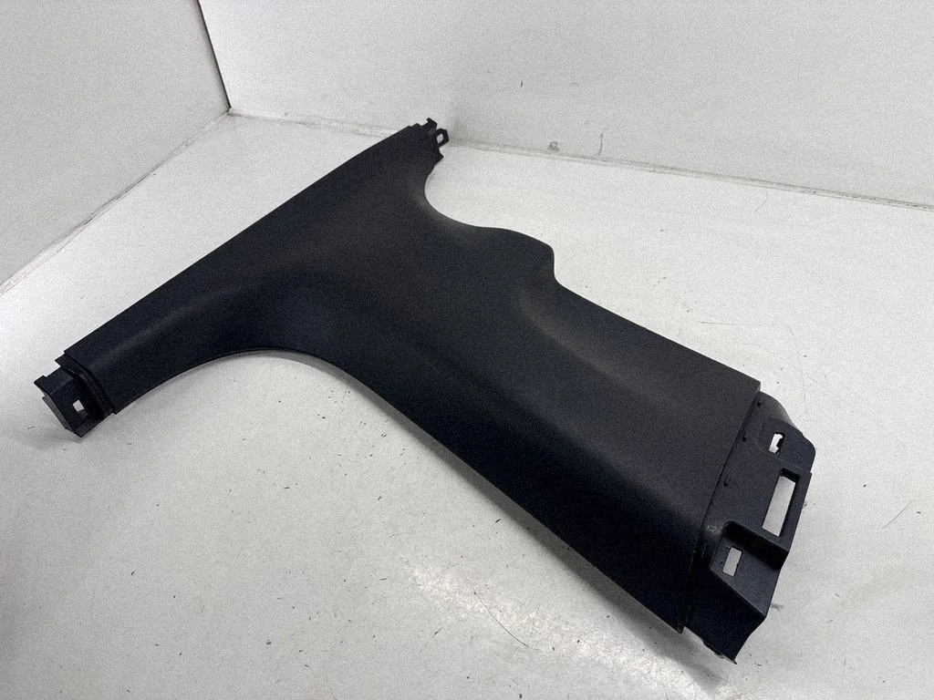 (B) pillar trim (bottom) 1086299