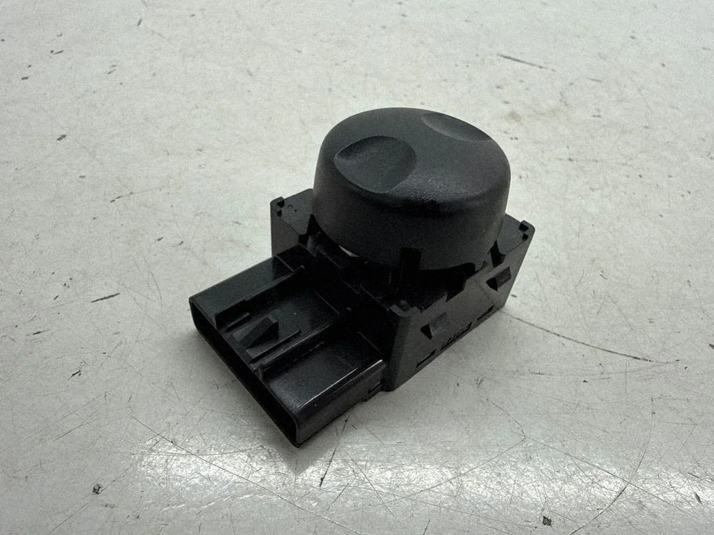 Seat control switch 68516077AA